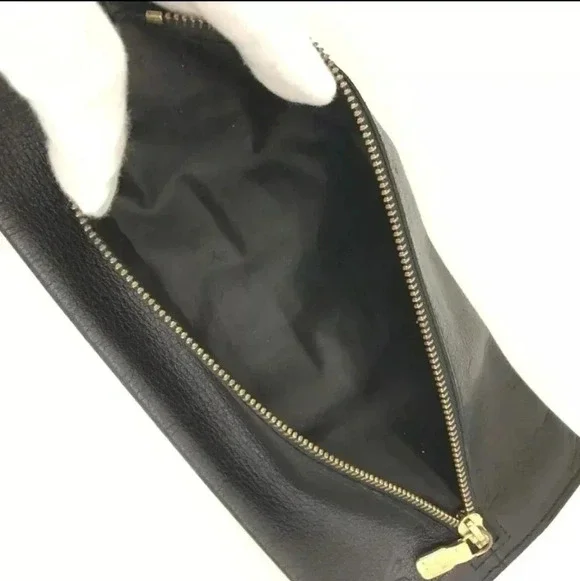 Louis Vuitton Leather Pouch Bag - Picture 4 of 8